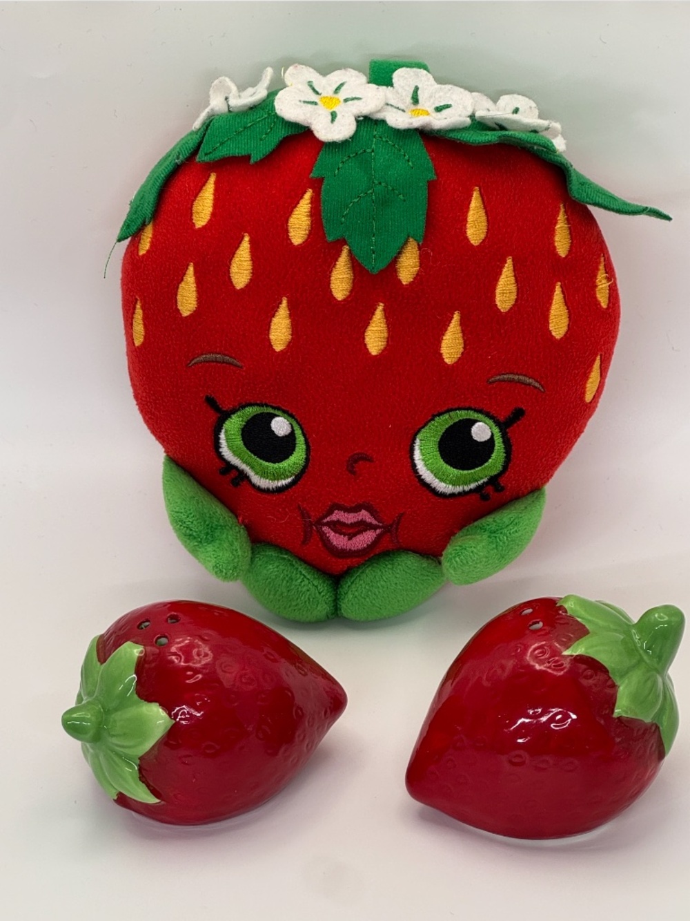 Strawberrycore Lot: Salt & Pepper Shakers w/Stoppers + Shopkins 6" Plush
